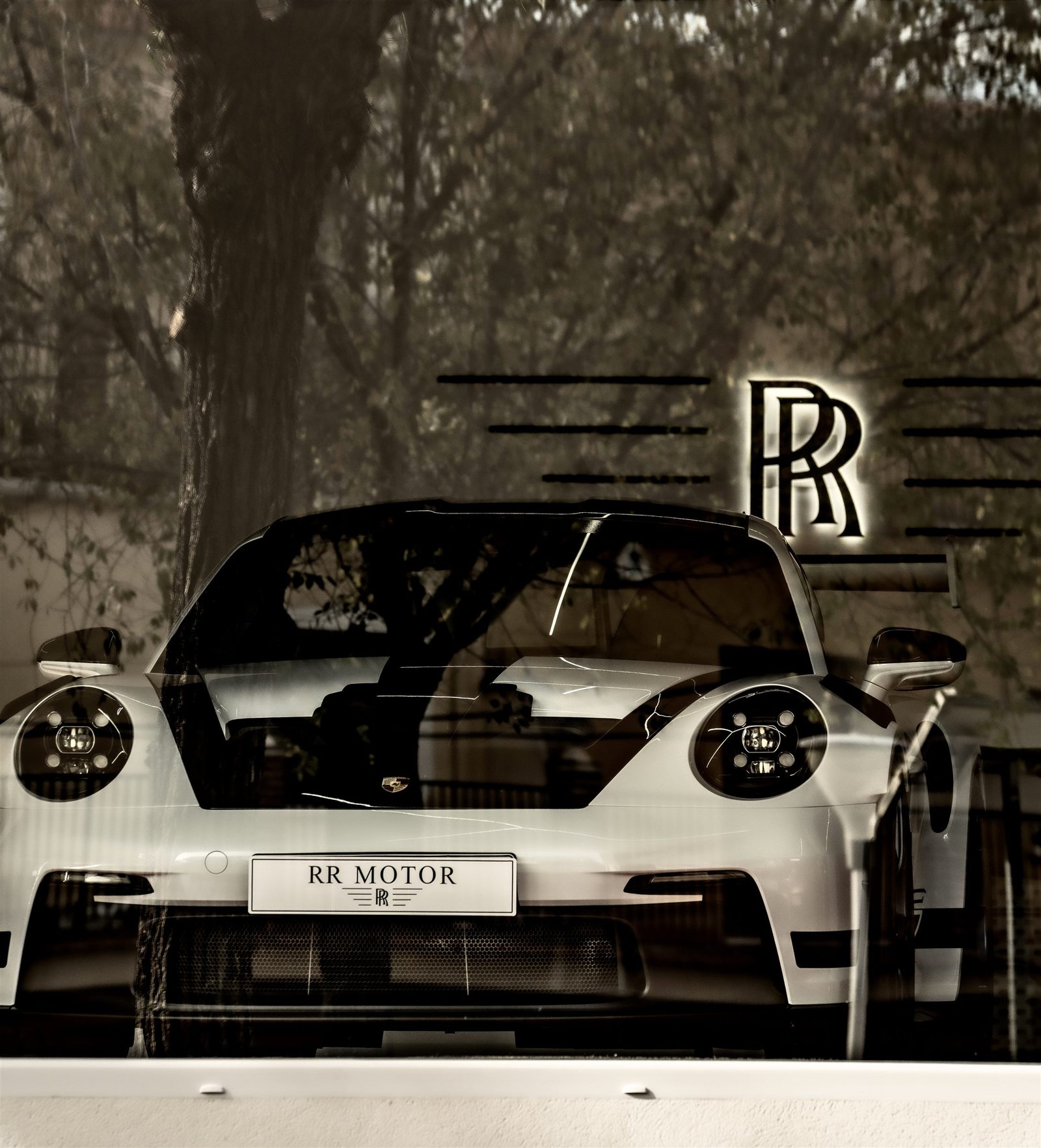 Interior Showroom RR Motor