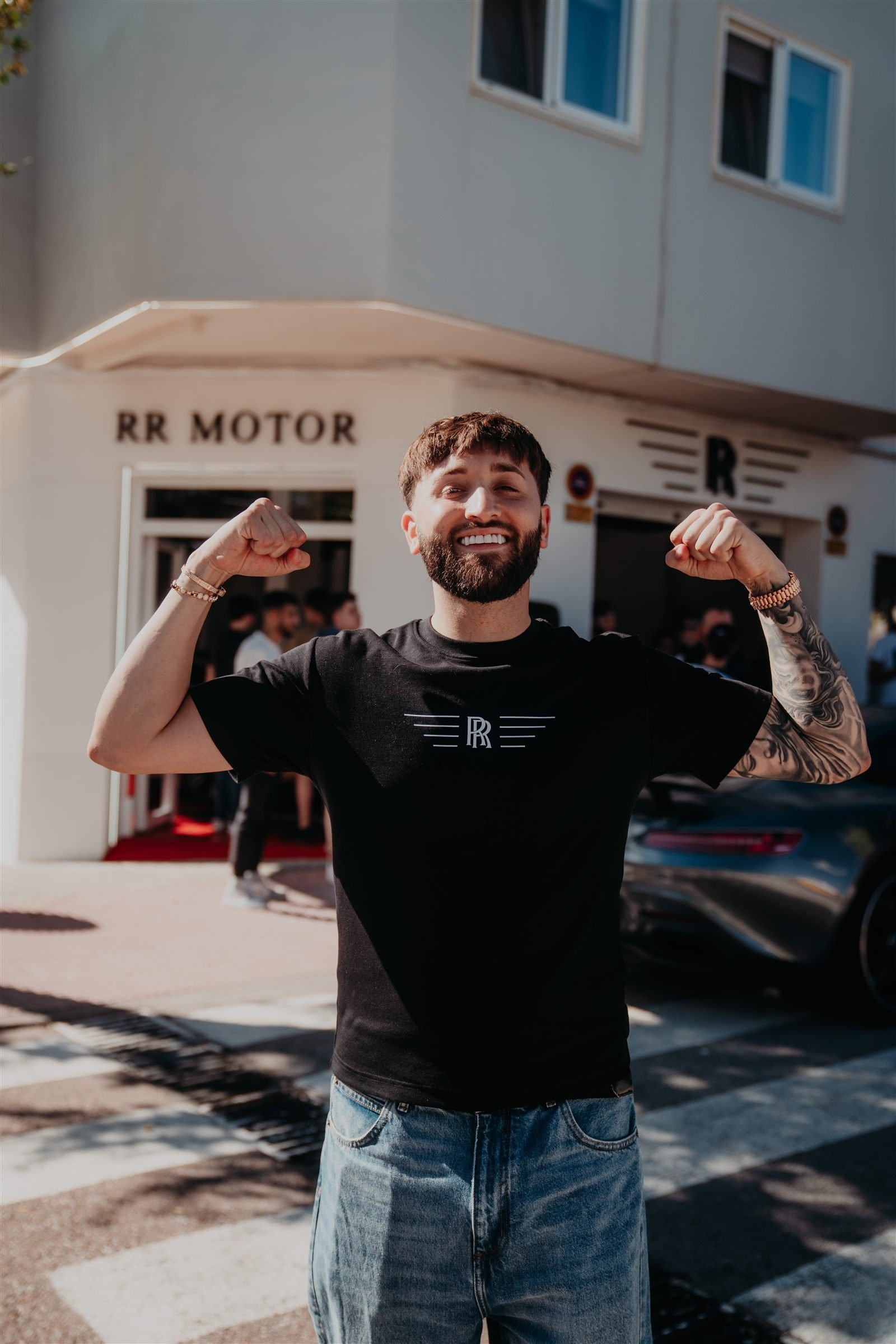 Showroom RR Motor